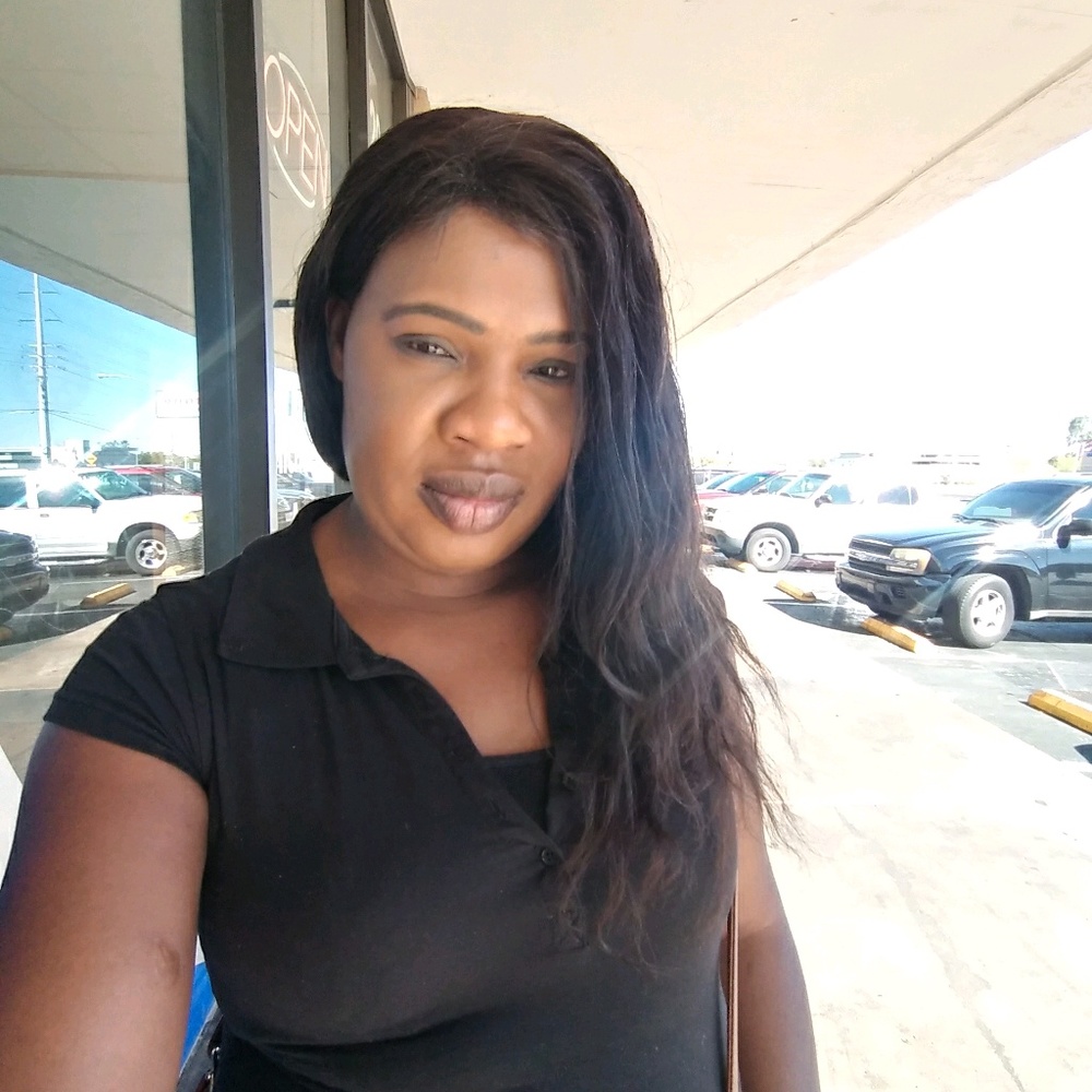 Meet your Posher, Latoya